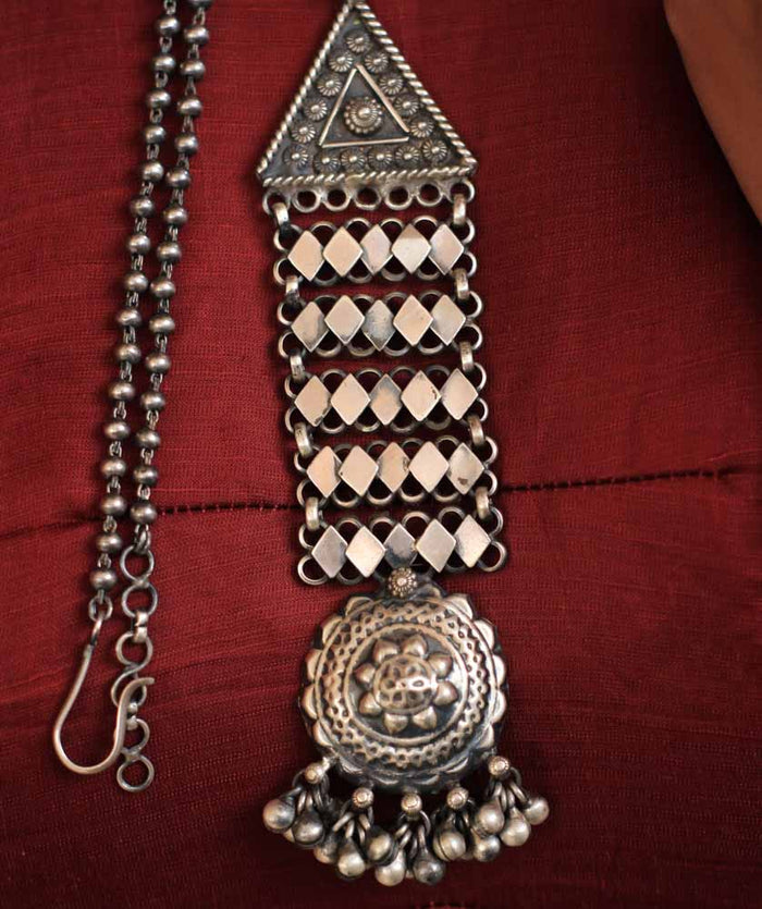 Mizoya Jali Detailed Necklace