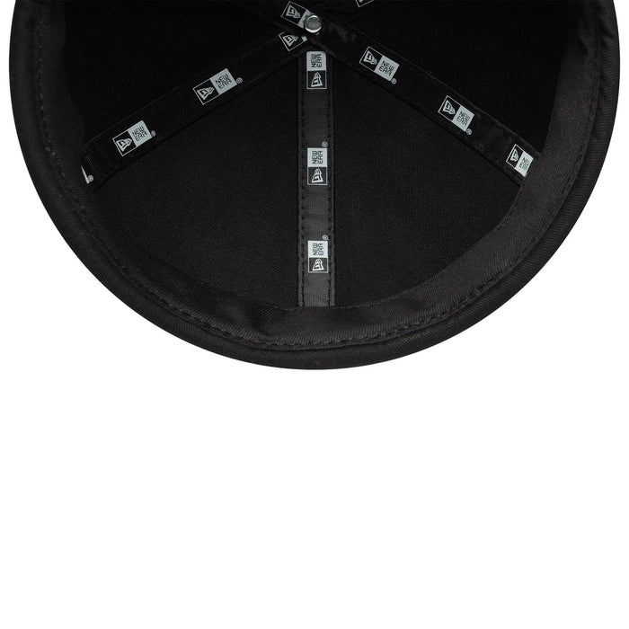 This is a Cotton Twill Docker Black Skull Knit Beanie Hat 7