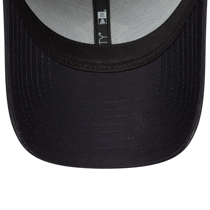 This is a New York Yankees MLB Outline Navy 9FORTY Adjustable Cap 5