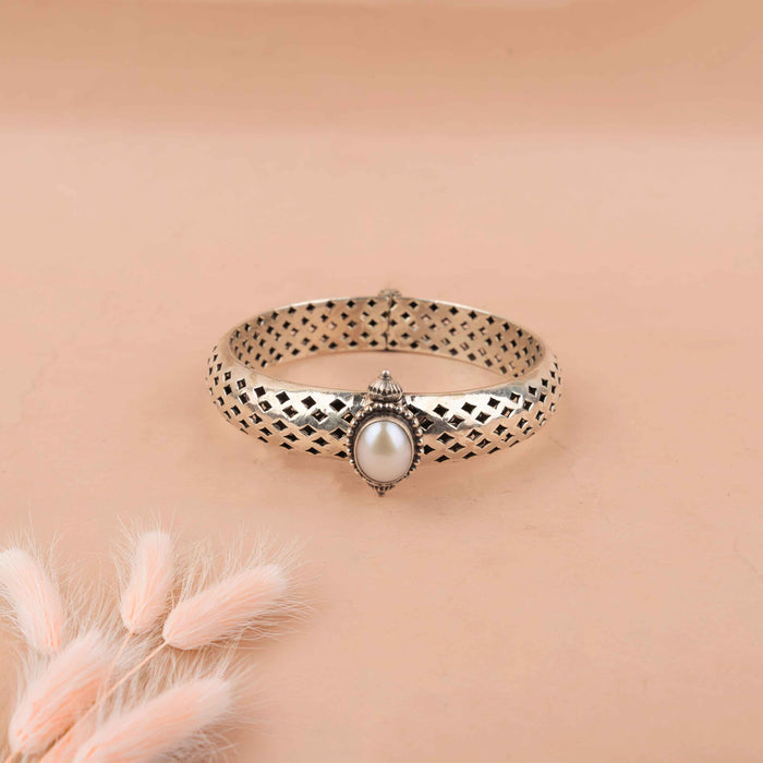 Adya Carved Pearl Embossed Classic Kada
