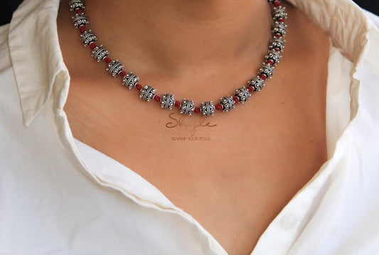Adya Embossed Classic Beads Necklace