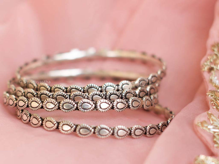Adya Fine Drop Bangle