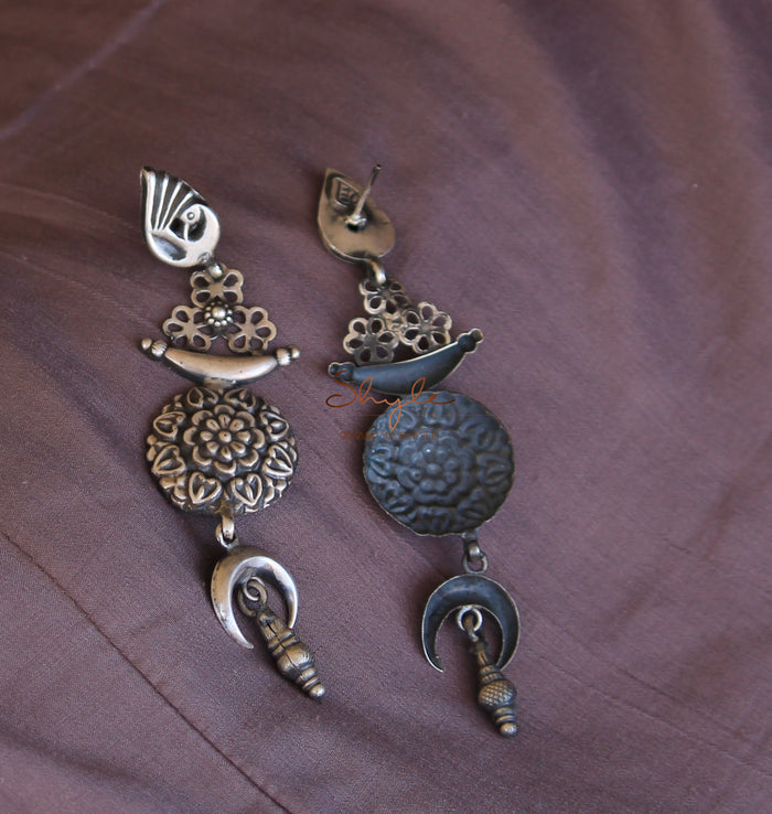 Adya Quirky lightweight earrings