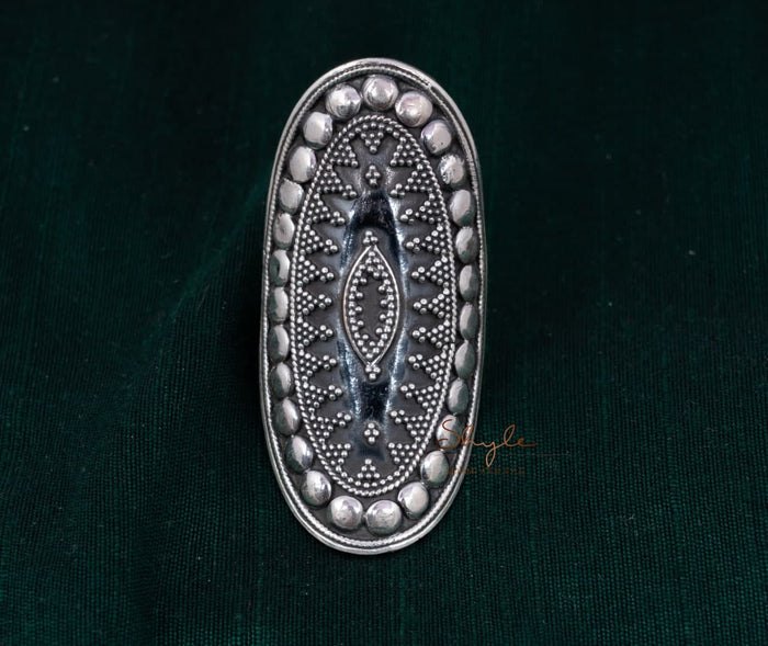 Anvaya Classic Daana Art Ring