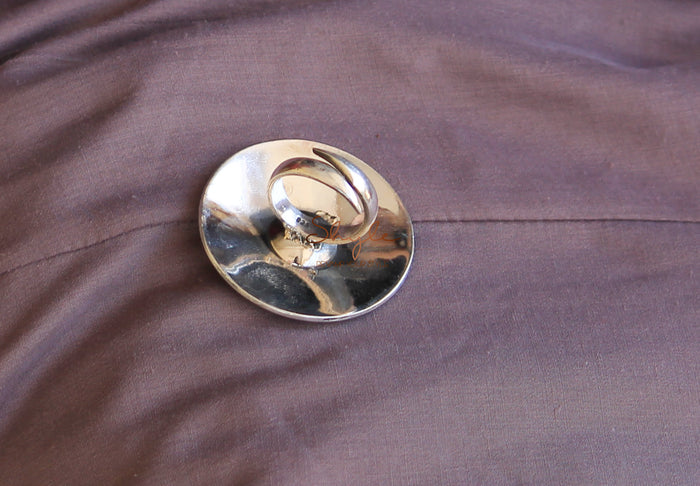 Anvaya Daana Detailed Classic Ring