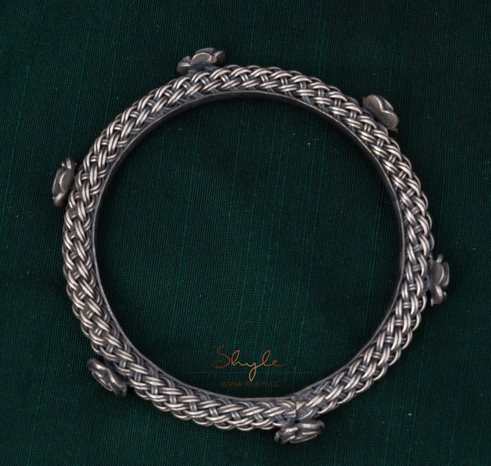 Anvaya Guthau Rose Embossed Bangle back