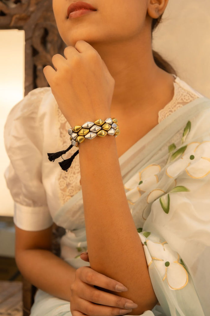 Anvaya Three Layer Dholki Dual Tone Pochi