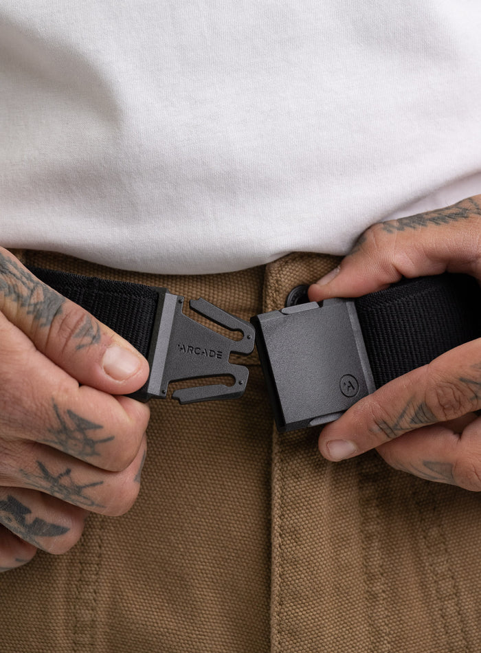 Max Is 5ft 8" And Wears Size: M | Hem Studio Image Of Model Wearing Arcade X Thrudark Dbac Atlas Belt In Obsidian Black (SS Model)