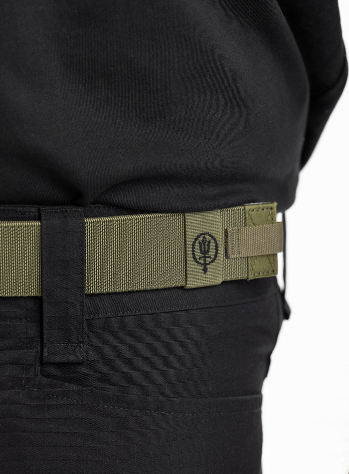 Max Is 5ft 8" And Wears Size: M | Hem Studio Image Of Model Wearing Arcade X Thrudark Utility Belt In Olive Green (SS Model)