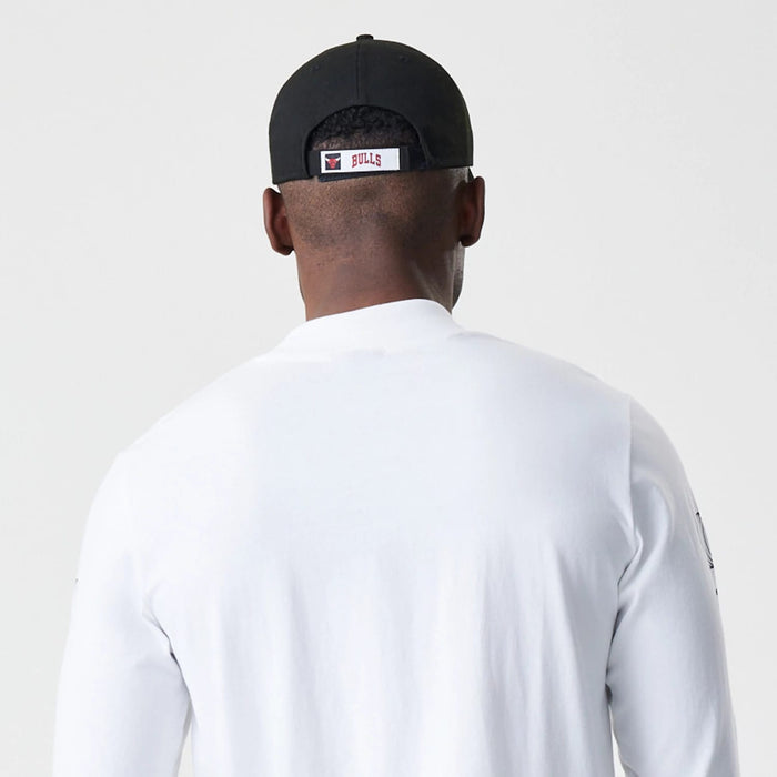 The Male model is wearing Chicago Bulls Modern Driver White Long Sleeve T-Shirt 5