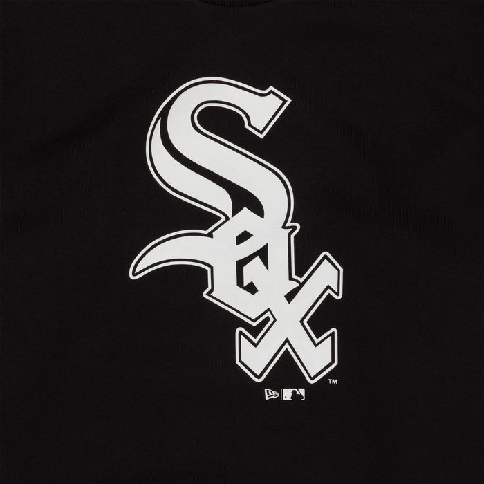 The Male model is wearing Chicago White Sox MLB Regular Black Crew Neck Sweater 3
