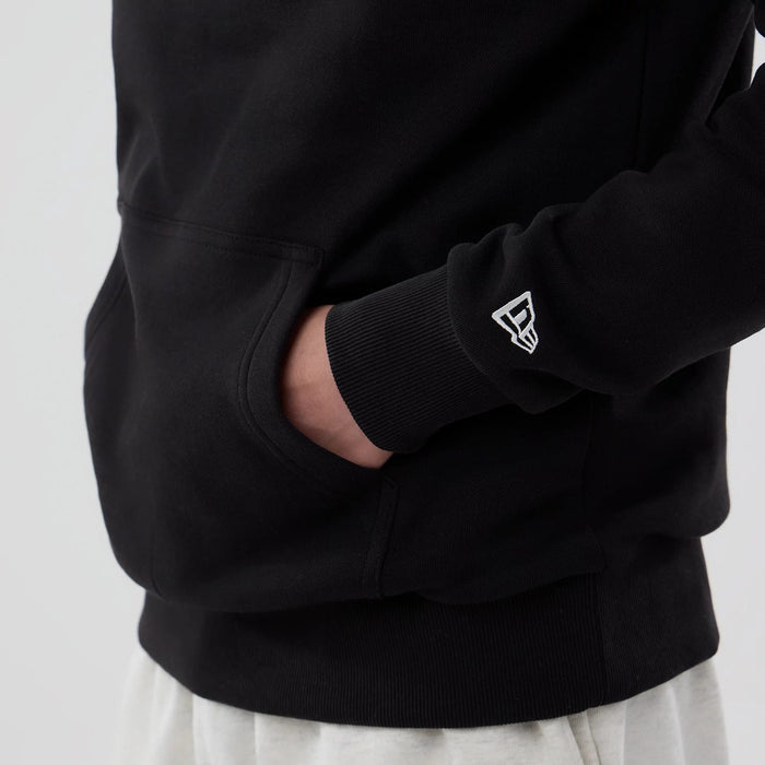 The Male model is wearing Cincinnati Reds MLB Black Pullover Hoodie 5