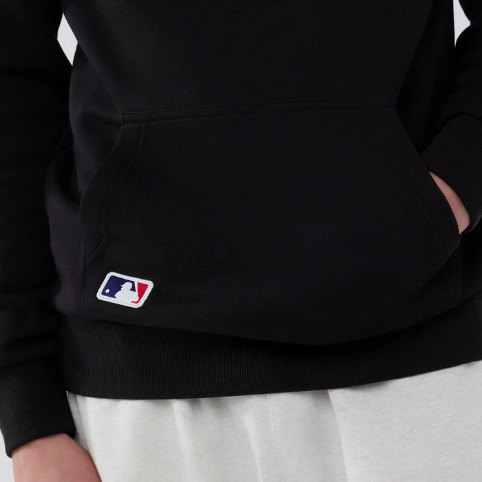 The Male model is wearing Cincinnati Reds MLB Black Pullover Hoodie 6