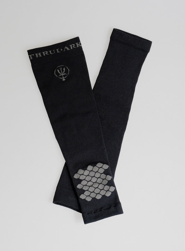 Hem Cut Out Image of Compression Calf Sleeves In Obsidian Black (GM)