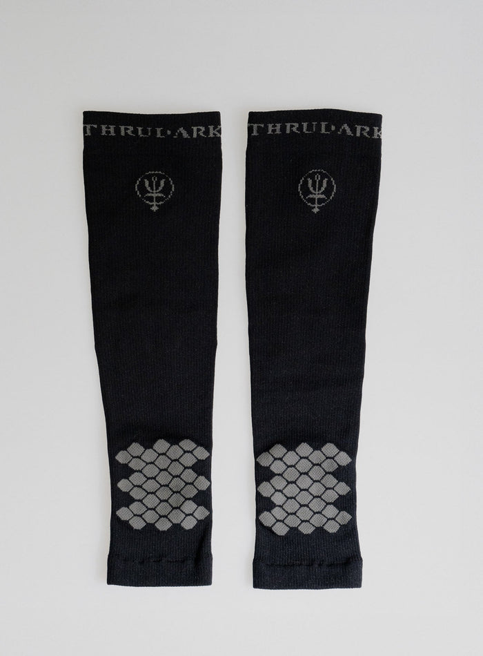 Hem Cut Out Image of Compression Calf Sleeves In Obsidian Black (GM)
