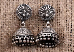 Dulari Peacock Motif Intricate Jhumki