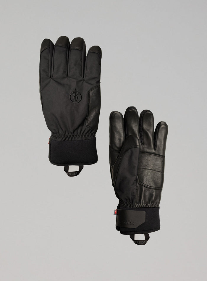 Hem Cut Out Image of Engage Gloves In Obsidian Black (GM)