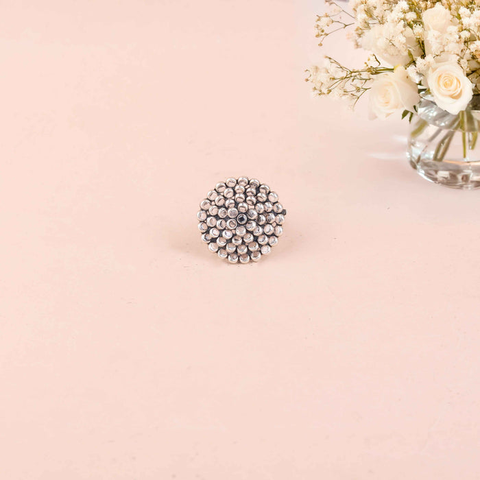 Essence Scintillating Flower Motif Ring