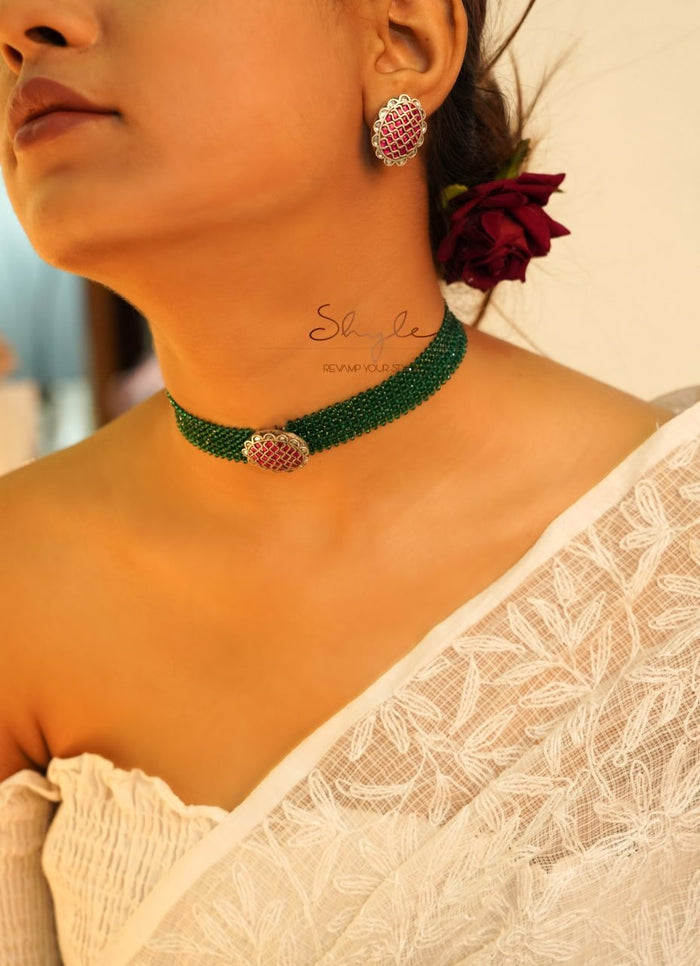 Essence Scintillating Kundan Statement Choker Set