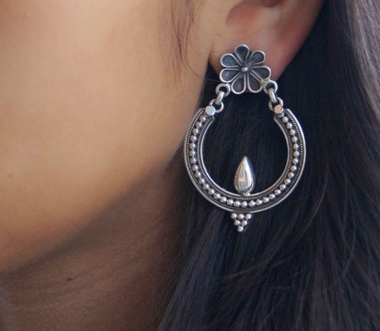 Flower Motif Silver Studs Model