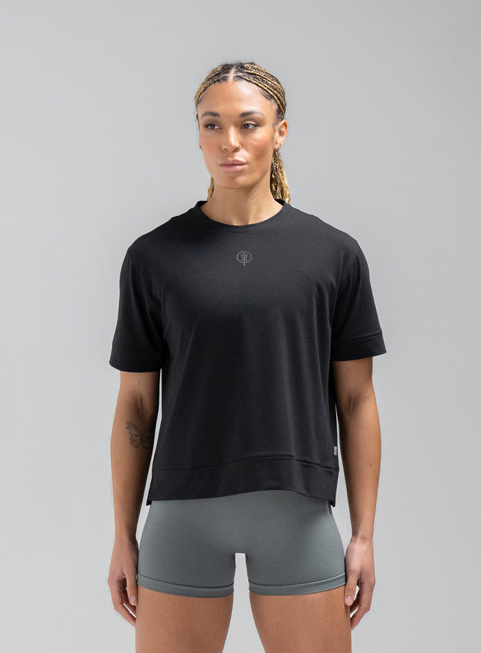 Jade Is 5ft 8" And Wears Size: S | Hem Studio Image Of Model Wearing Force Boxy Drirelease® T-Shirt In Obsidian Black (SS Model)