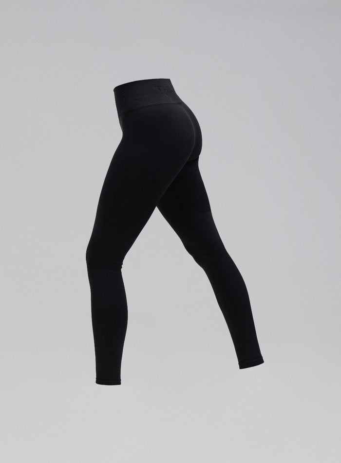 Hem Cut Out Image of Force Seamless Leggings In Obsidian Black (GM)
