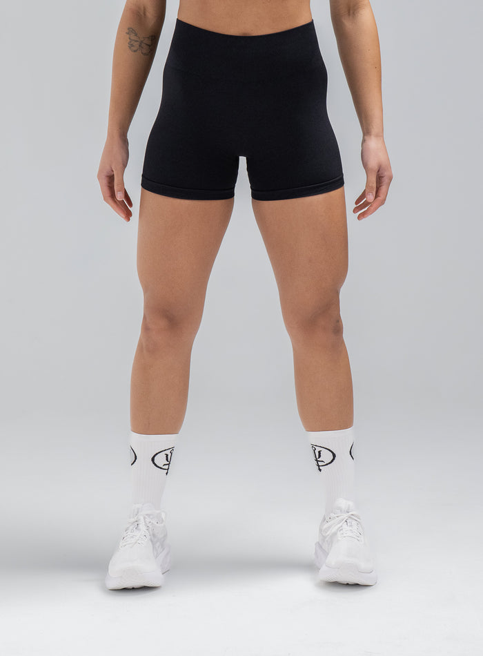 Jade Is Wearing Seamless And Is 5ft 8" And Wears Size: S/M | Hem Studio Image Of Model Wearing Force Seamless Shorts In Obsidian Black (SS Model)