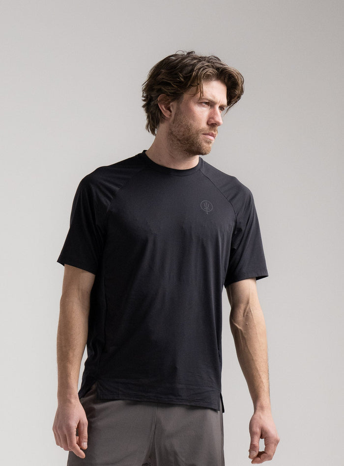 Rudie Is 6ft 2" And Wears Size: M | Hem Studio Image Of Model Wearing Force Velocity Motion T-Shirt In Obsidian Black (SS Model)