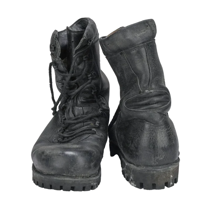 German Army Model 2000 Leather Combat Boots - 10.5 UK - Film Production Used - Collectables & Rarities