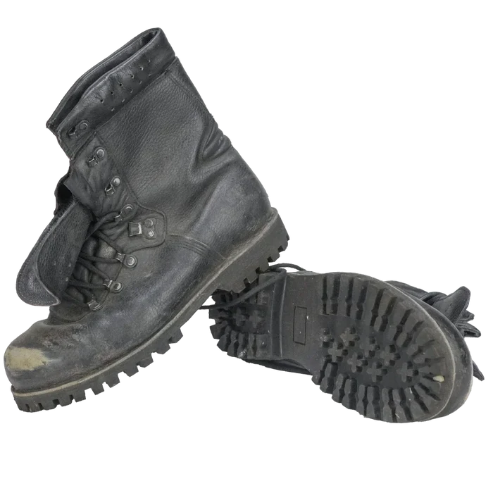 German Army Model 2000 Leather Combat Boots - 8 UK - Film Production Used - Collectables & Rarities