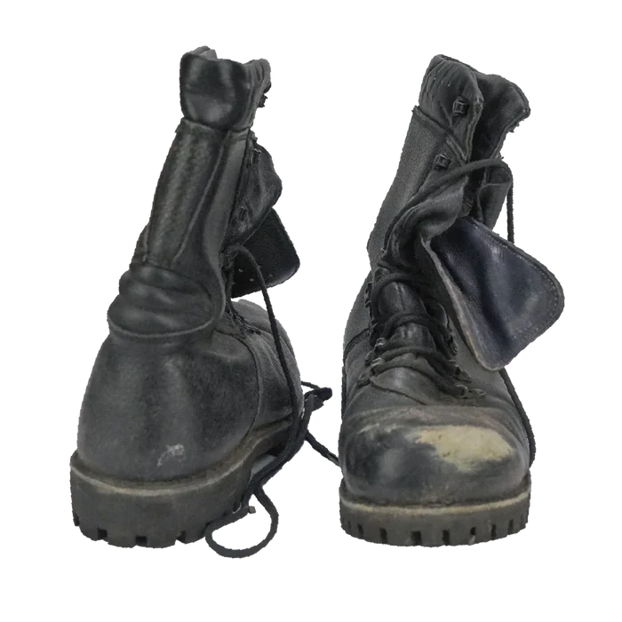 German Army Model 2000 Leather Combat Boots - 8 UK - Film Production Used - Collectables & Rarities