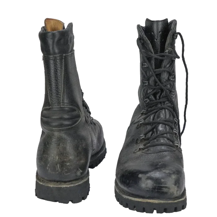 German Army Model 2000 Leather Combat Boots - 9.5 UK - Film Production Used - Collectables & Rarities