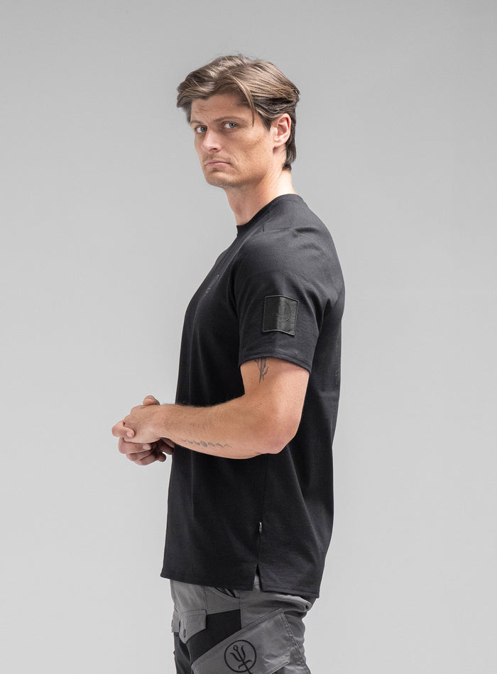 Studio Image Of Insignia T-Shirt - Endeavour In Obsidian Black (SS Model)