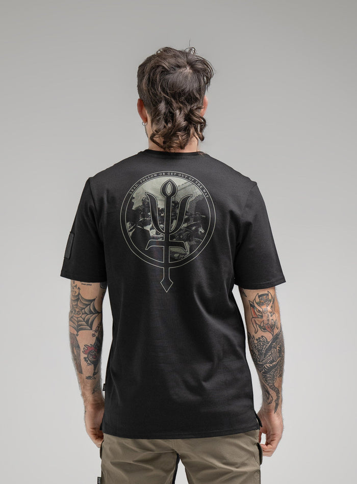 Bernie Is 6ft And Wears Size: M | Hem Studio Image Of Model Wearing Insignia T-Shirt - Good Breach In Obsidian Black (SS Model)