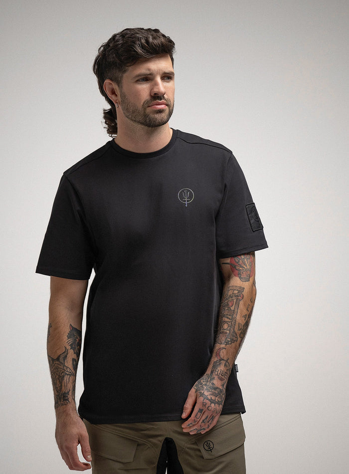 George Is 5ft 11" And Wears Size: S | Hem Studio Image Of Model Wearing Insignia T-Shirt G1 In Obsidian Black (SS Model)