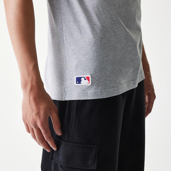 The Male model is wearing LA Dodgers MLB Regular Grey T-Shirt 5