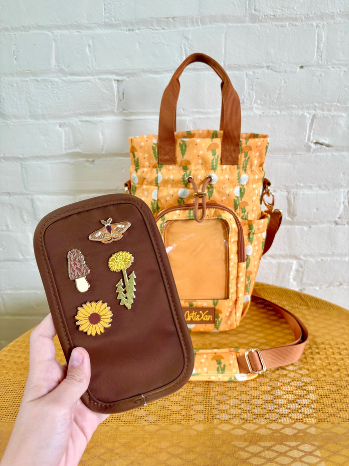 Large Dandelion Ita Water Bottle Bag with Fidget Zipper Pull