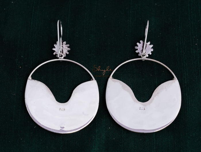 Mizoya Daana Detailed quirky fish hook earrings