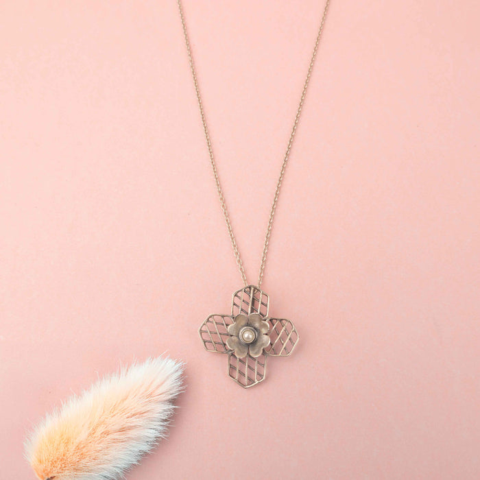 Mizoya Embossed Flower Jali Necklace