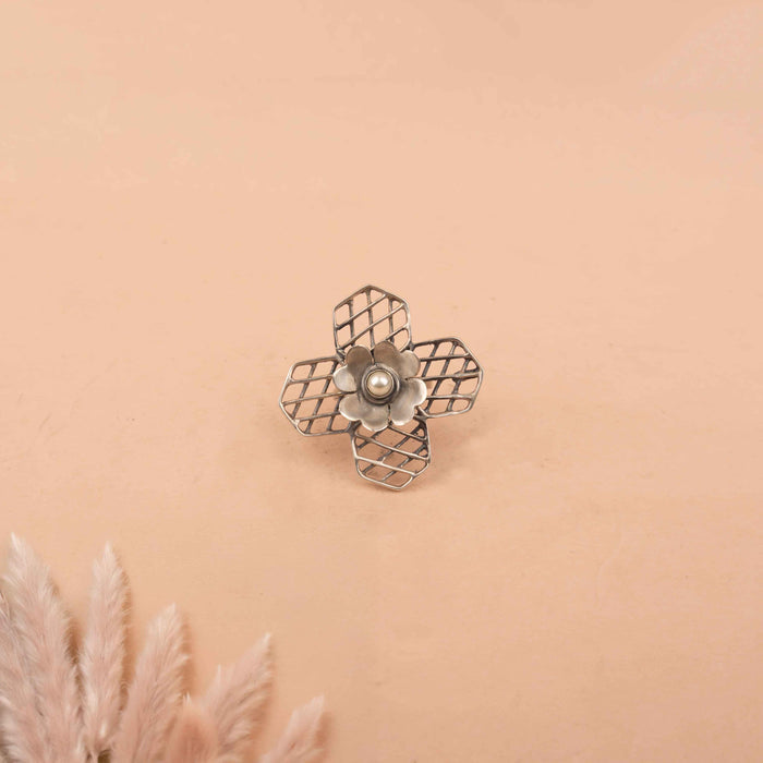 Mizoya Embossed Flower Jali Ring