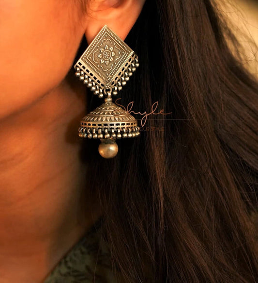 Mizoya Intricate Grand Jhumka