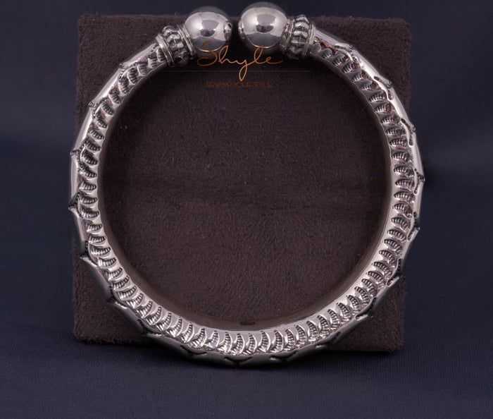 Moh Fine Versatile Ball Kada