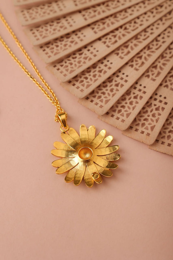 Moh Gold Sunflower Intricate Pendant