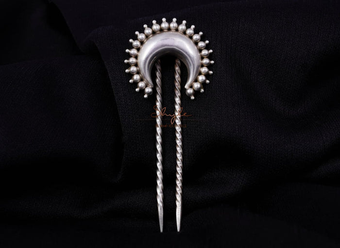 Moh Intricate Chandra Juda Pin