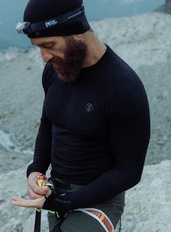 Creative Image Of Mountain Pro Merino Cordura® Base Layer Top In Obsidian Black (ITF)