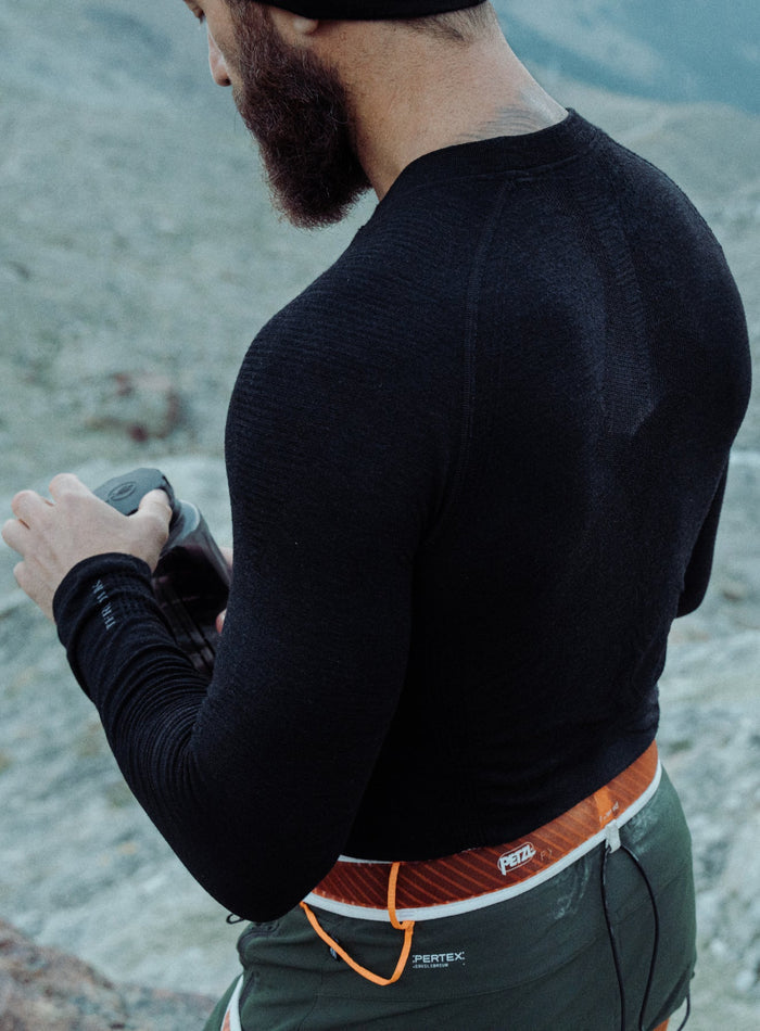 Creative Image Of Mountain Pro Merino Cordura® Base Layer Top In Obsidian Black (ITF)