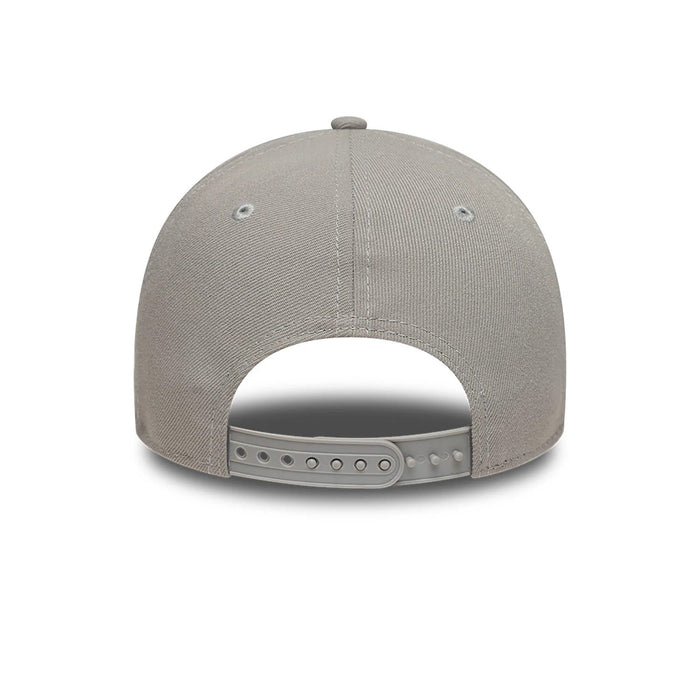 This is a New York Yankees Essential Pack Grey 9FORTY Snapback Cap 5