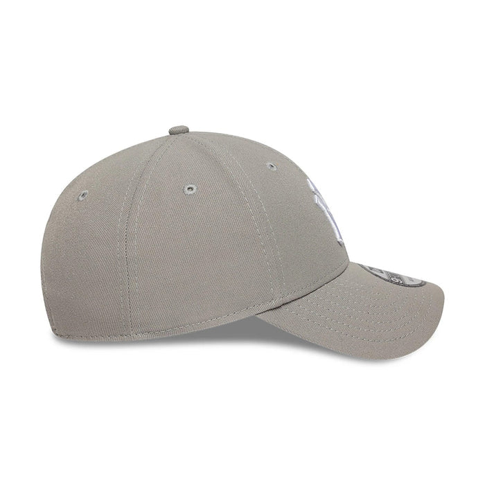 This is a New York Yankees Essential Pack Grey 9FORTY Snapback Cap 6