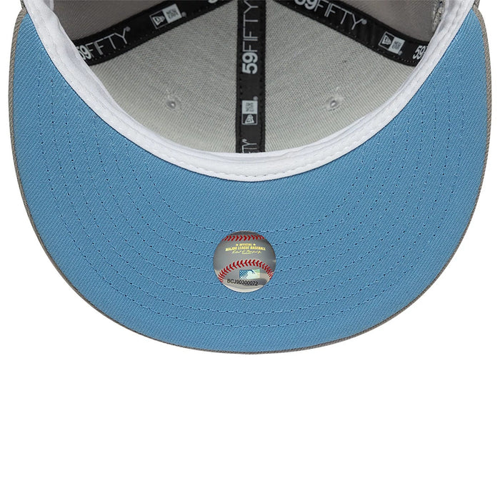 This is a New York Yankees Grey & Blue 59FIFTY Fitted Cap 2