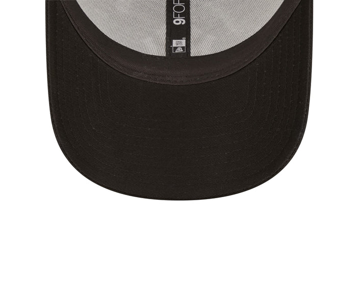 This is a New York Yankees Home Field Black 9FORTY A-Frame Trucker Cap 5